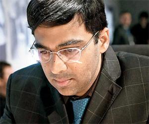 Masters Chess: Viswanathan Anand draws with Wei Yi to stay in lead