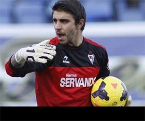 Delhi Dynamos sign Spanish goalkeeper Xabi Irureta