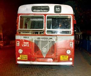 Mumbai: Biker injured as bus takes a wrong turn near Kherwadi