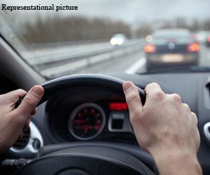 Gujarat cop hurt when he tries to stop speeding car