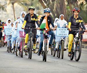 Bandra's cycling evangelist, shares tips for Mumbai's young cyclists