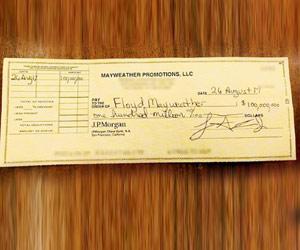 Floyd Mayweather stuns Instagram followers with 100 million dollar cheque photo