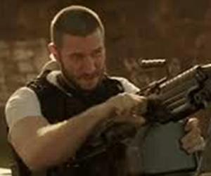 Pablo Schreiber's weapon familiarity and training for 13 Hours paid off for Den 