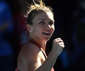 Australian Open: Simona Halep powers into her first semis