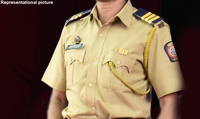 Maharashtra police to buy uniform fabric, batons for personnel