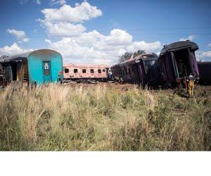 14 dead, 180 injured as SAfrica train ploughs into truck