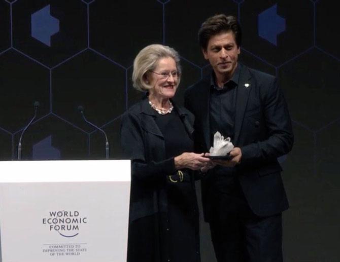 Devendra Fadnavis, Shashi Tharoor congratulate Shah Rukh Khan on winning Crystal award