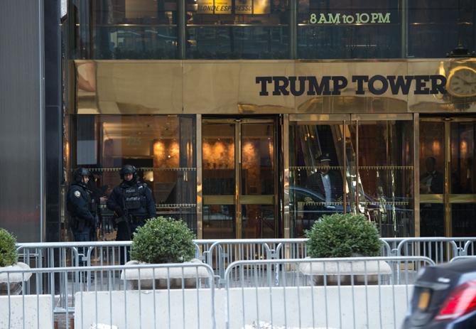 2 injured in fire at Trump Tower in New York