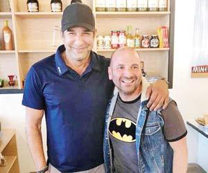 Foodie Wasim Akram just can't wait to host this famous chef in Pakistan