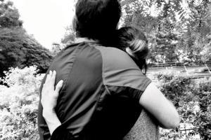 Adhuna Bhabani shared a picture to explain the importance of hugging
