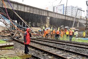 Andheri Bridge collapse: Do not overload our ageing bridges, railways tells BMC
