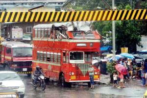 Mumbai Rains: Metro barrier comes in the way of double-decker's rescue operation