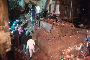 Building collapses in Bhiwandi; 5 rescued and 6 feared to be trapped