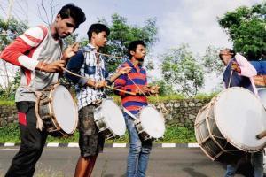 Mumbai: Drummers leave citizens banging heads on the wall