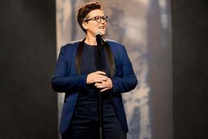 Lesbian comedian Hannah Gadsby shows comedy can be tension-inducing & relievin