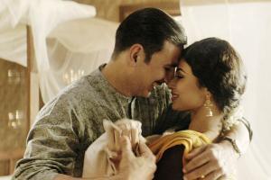 Akshay Kumar romances Mouni Roy in Gold's upcoming song titled Naino Ne Baandh
