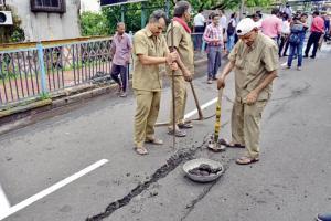 Mumbai: 'Cracked' bridge at Malabar Hill gets police, BMC on toes
