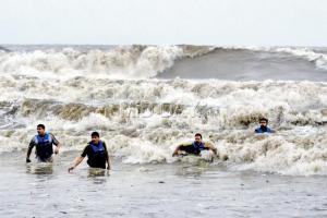 Mumbai: Four boys swept away while bathing in the sea at Juhu beach