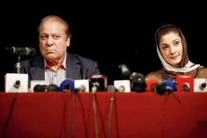 Nawaz Sharif, daughter set to arrive in Lahore to face arrest