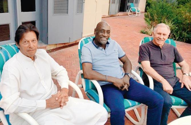 Ian Chappell (right) with Sir Viv Richards and Imran Khan in Islamabad last year