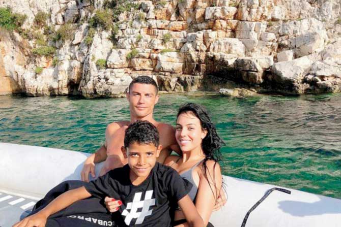 ronaldo with family