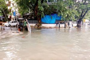 Bandra, Khar residents say choked sewer lines are leading to water logging