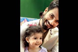 Shahid Kapoor's daughter Misha, drops in to the sets of Batti Gul Meter Chalu