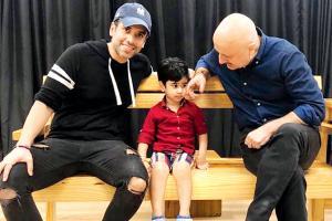 Tusshar Kapoor pays visit to Anupam Kher's acting school