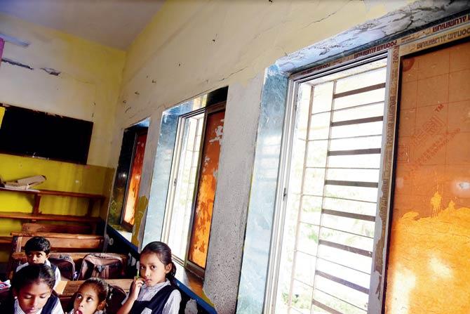 Teachers say nearly all classrooms near the Metro site have been affected. Pics/Suresh Karkera