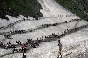 Amarnath Yatra resumes after three days in Jammu and Kashmir