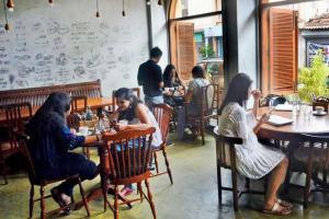 Mumbai Food: Check out these quiet cafes in monsoon season
