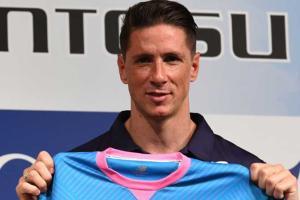 Fernando Torres signs for Japan's Sagan Tosu club
