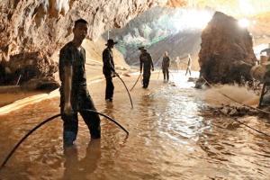 Elon Musk joins effort to free Thai boys from cave