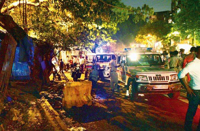 Police teams from the four stations ensured that the railway exits were sealed with the help of local residents, who had been targeted by the peddlers in the past