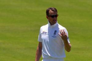 Graeme Swann predicts Indian comeback if ball doesn't swing in Tests