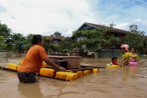  Nearly 120,000 people displaced in Myanmar floods