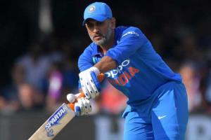 Unfortunate Dhoni's finishing skills are questioned again and again, says Kohli