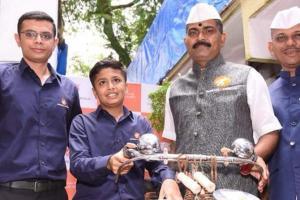 Mumbai boy ties up with Dabbawallas, launches courier service