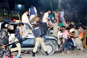 Nawaz Sharif supporters clash with police in Lahore, 50 injured