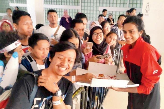 PV Sindhu with her fans