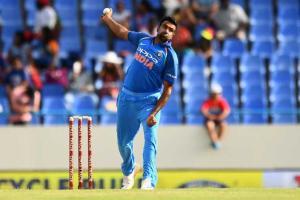 Keep Ashwin, Kuldeep in Test eleven, go with 3-2 bowling combination, says Azhar
