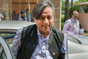'Shashi Tharoor will feel comfortable in Pakistan with his girlfriend'