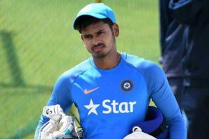 MS Dhoni advised me to avoid reading newspapers, reveals Shreyas Iyer
