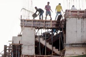 'Too many conditions apply' keeps Mumbai builders away from slum loan scheme
