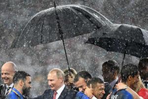 FIFA World Cup 2018: Putin's umbrella hogs all limelight at WC presentation