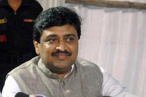 Ashok Chavan seeks Centre's response on Maoist threat to PM Modi, CM Fadnavis