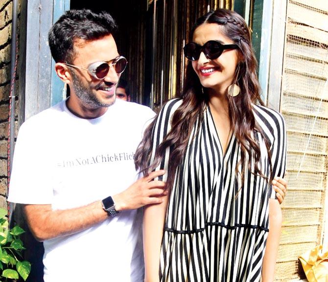 Anand Ahuja with wife Sonam Kapoor