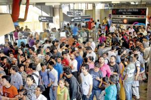 Commuters feel the crush as Mumbai Metro Line 1 gets overcrowded