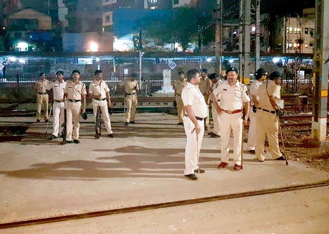 Cops conducted a search operation near the tracks at Byculla