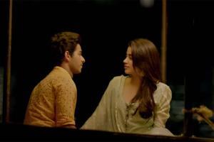 Dhadak title track: Ishaan Khatter and Janhvi Kapoor will leave you mesmerised